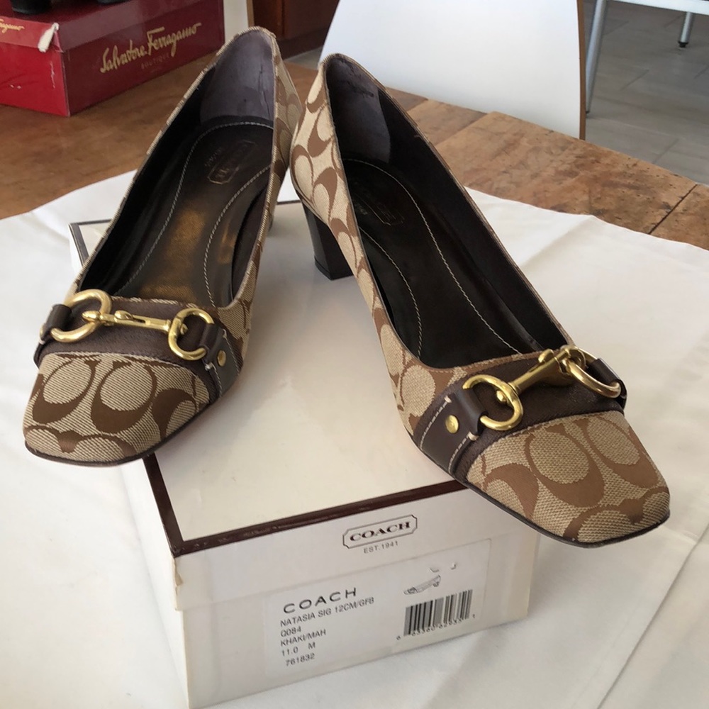 Coach Natasha dress shoes, Kahki color